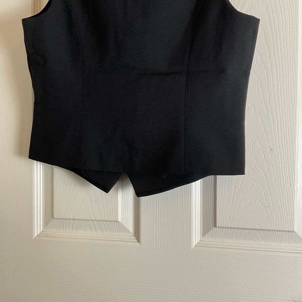 NWT Vanwell London Tailored Button-Down Vest Top - Black Size S - Picture 8 of 11